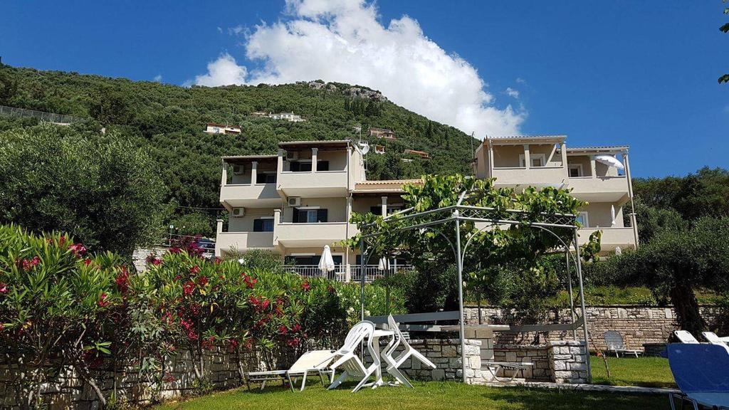 Krouzeri Beach Apartments Nisaki  Extérieur photo